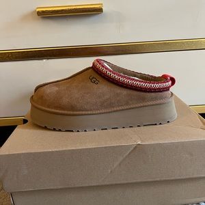 PLATFORM UGG TAZZ SLIPPERS